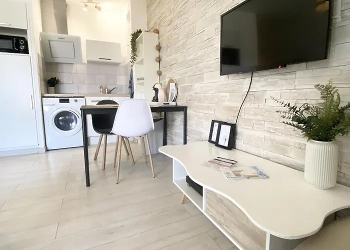 Recent Proche De La *